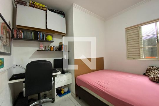 Quarto 1 de casa para alugar com 4 quartos, 180m² em Vila Barcelona, Sorocaba