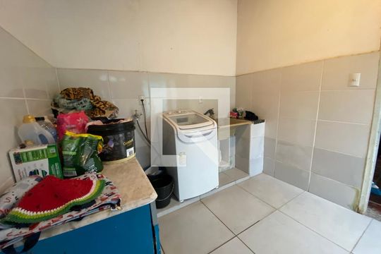 Área de Serviço de casa para alugar com 4 quartos, 180m² em Vila Barcelona, Sorocaba