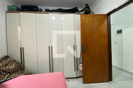 Quarto 1 de casa para alugar com 4 quartos, 180m² em Vila Barcelona, Sorocaba