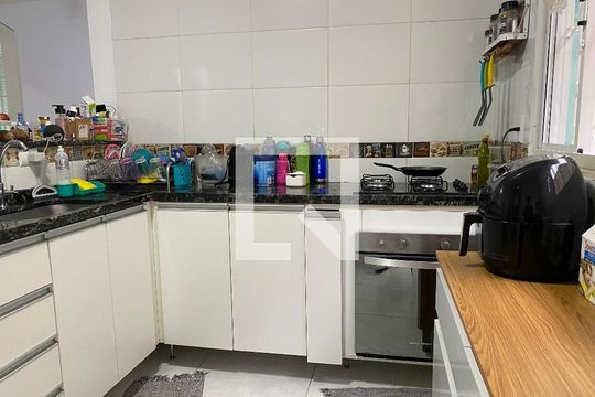 Cozinha de casa para alugar com 4 quartos, 180m² em Vila Barcelona, Sorocaba
