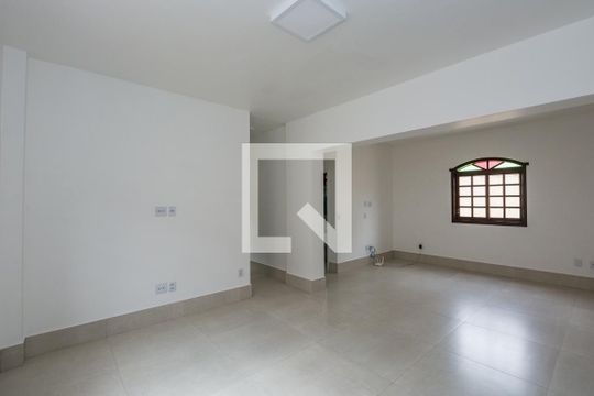 Sala de casa à venda com 4 quartos, 280m² em Jardim Canada, Nova Lima