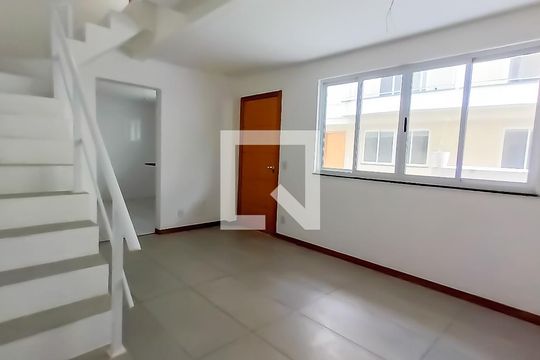 Sala de apartamento à venda com 2 quartos, 70m² em Todos Os Santos, Rio de Janeiro