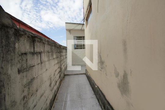 Corredor externo de casa para alugar com 2 quartos, 55m² em Concórdia, Belo Horizonte