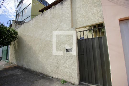 Fachada de casa para alugar com 2 quartos, 55m² em Concórdia, Belo Horizonte