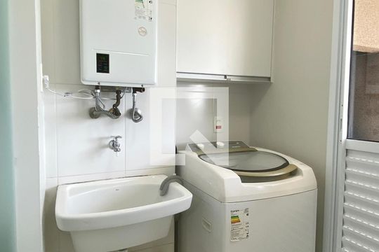 Área de Serviço de apartamento para alugar com 2 quartos, 62m² em Alphaville Residencial Um, Barueri