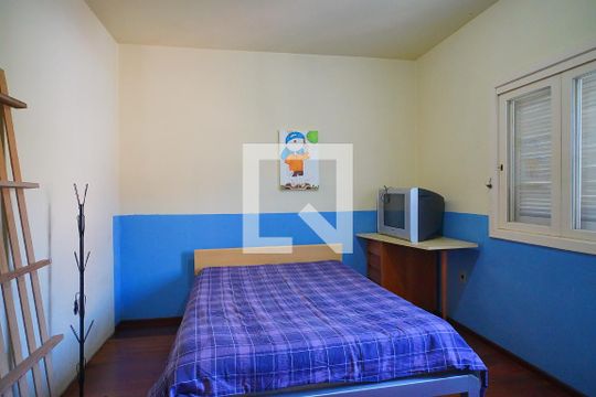 Quarto 1 de casa à venda com 3 quartos, 260m² em Bom Jesus, Porto Alegre