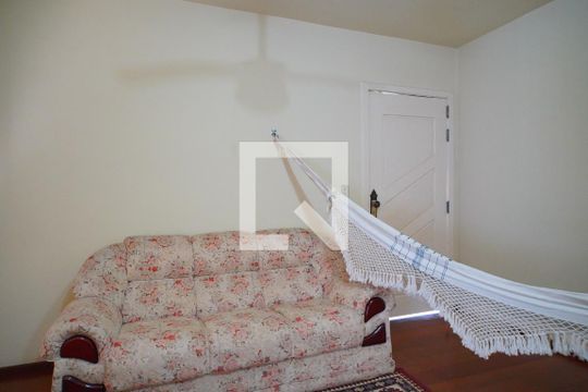 Sala de casa à venda com 3 quartos, 260m² em Bom Jesus, Porto Alegre