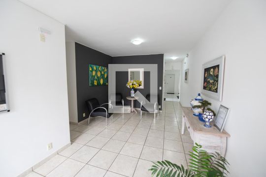 Hall de entrada de apartamento para alugar com 3 quartos, 83m² em Vila São José, Taubaté