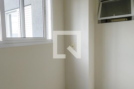 Área de Serviço de apartamento para alugar com 2 quartos, 75m² em Vila São José, Taubaté