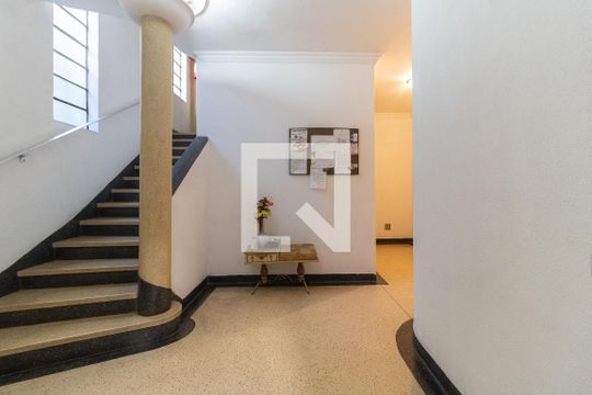 Hall de Entrada de apartamento para alugar com 2 quartos, 60m² em Aclimação, São Paulo