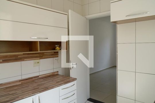 Cozinha de apartamento para alugar com 2 quartos, 54m² em Vila Jardini, Sorocaba