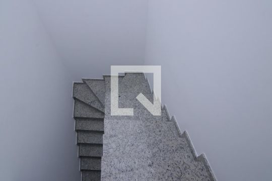 Escada de casa à venda com 4 quartos, 270m² em Vila São Francisco (zona Leste), São Paulo