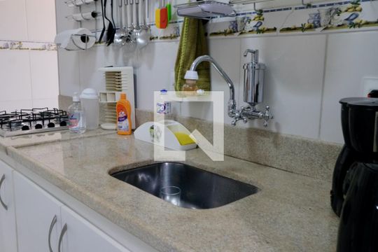 Cozinha de apartamento à venda com 3 quartos, 111m² em Centro, Belo Horizonte