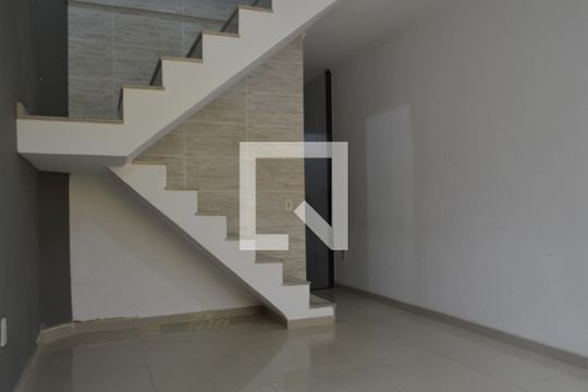 Sala de casa de condomínio à venda com 2 quartos, 70m² em Curicica, Rio de Janeiro