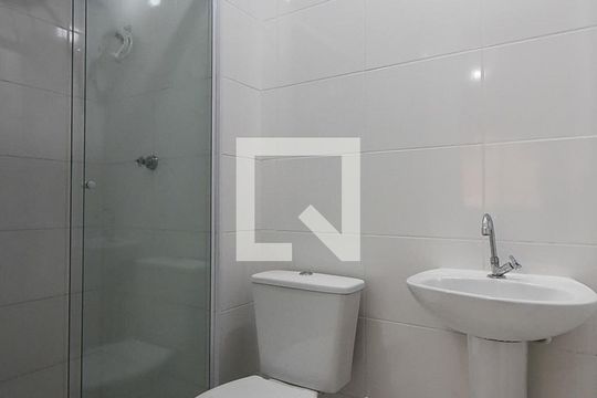 Banheiro suíte de apartamento para alugar com 1 quarto, 24m² em Paraíso do Morumbi, São Paulo