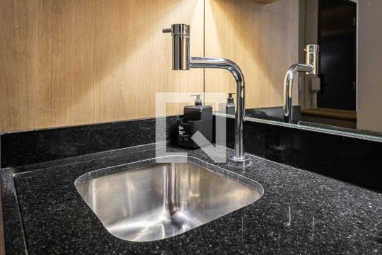 Cozinha de apartamento à venda com 1 quarto, 19m² em Pinheiros, São Paulo