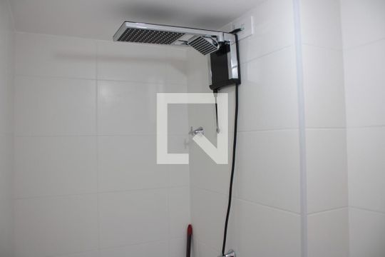 Banheiro de apartamento para alugar com 1 quarto, 26m² em Vila Ema, São Paulo