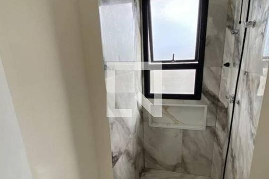 Banheiro de apartamento à venda com 2 quartos, 87m² em Vila Osasco, Osasco