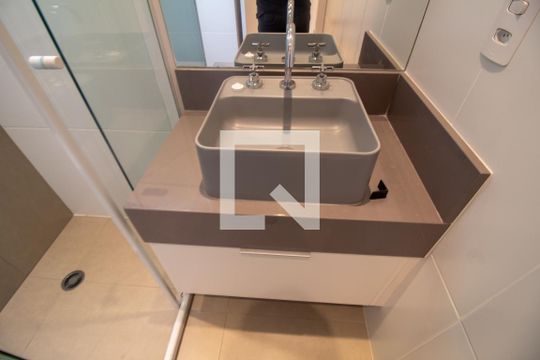 Banheiro da Suíte 2 de apartamento para alugar com 2 quartos, 84m² em Santo Amaro, São Paulo