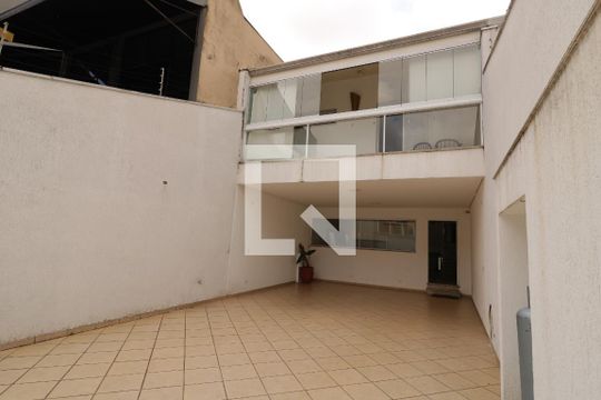 Garagem de casa para alugar com 4 quartos, 323m² em Vila Bastos, Santo André