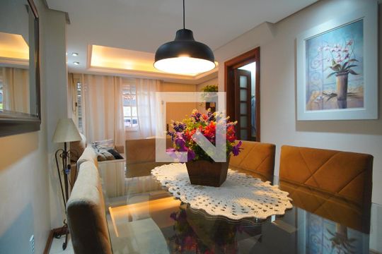 Sala  de casa à venda com 3 quartos, 140m² em Jardim Itu, Porto Alegre