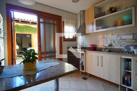 Cozinha  de casa à venda com 3 quartos, 140m² em Jardim Itu, Porto Alegre