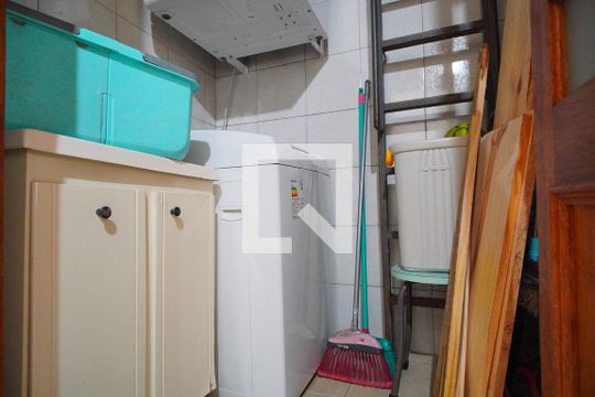 Área  de serviço  de casa à venda com 3 quartos, 140m² em Jardim Itu, Porto Alegre