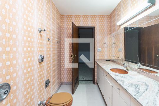 Banheiro de apartamento à venda com 4 quartos, 310m² em Tijuca, Rio de Janeiro