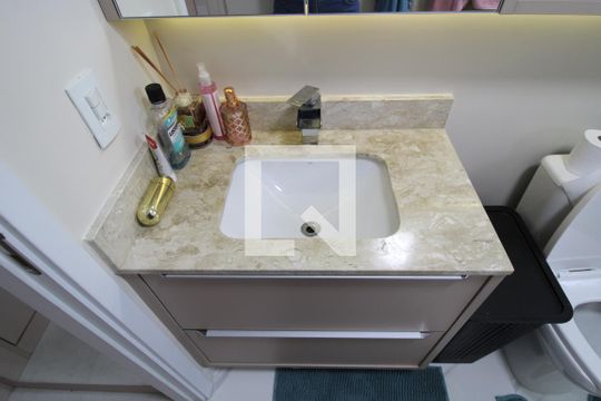 Detalhe banheiro da suíte  de apartamento para alugar com 3 quartos, 96m² em Barra Funda, São Paulo