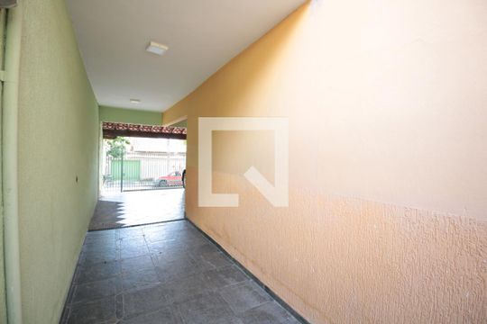 Garagem de casa à venda com 4 quartos, 360m² em Floramar, Belo Horizonte