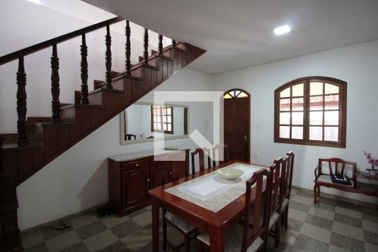 Copa de casa à venda com 4 quartos, 360m² em Floramar, Belo Horizonte