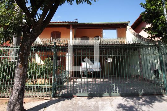 Fachada de casa à venda com 4 quartos, 360m² em Floramar, Belo Horizonte
