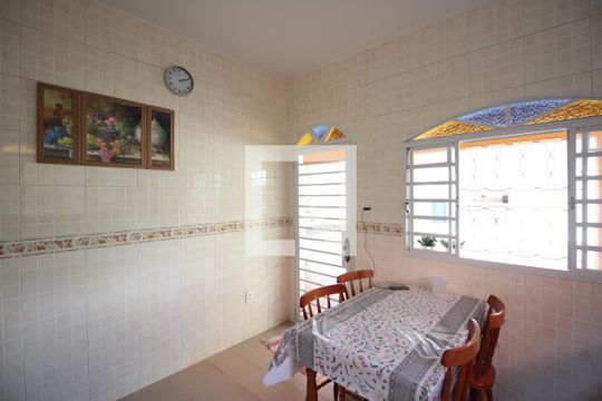 Cozinha de casa à venda com 4 quartos, 360m² em Floramar, Belo Horizonte
