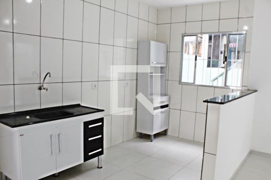Cozinha de casa para alugar com 1 quarto, 44m² em Conjunto Residencial José Bonifácio, São Paulo