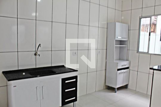 Cozinha de casa para alugar com 1 quarto, 44m² em Conjunto Residencial José Bonifácio, São Paulo