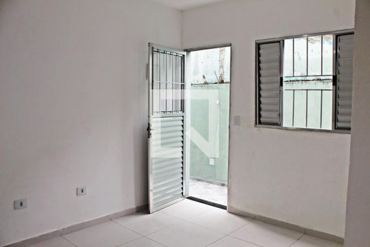 Sala de casa para alugar com 1 quarto, 44m² em Conjunto Residencial José Bonifácio, São Paulo