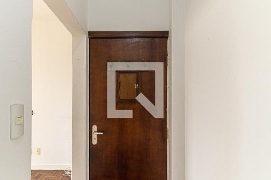 Corredor Entrada de apartamento à venda com 1 quarto, 77m² em República, São Paulo