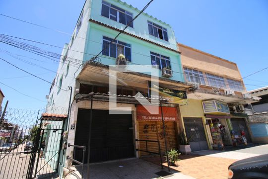 Fachada do Prédio de apartamento para alugar com 2 quartos, 60m² em Olaria, Rio de Janeiro