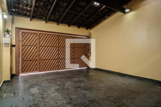 Garagem de casa à venda com 6 quartos, 192m² em Cidade Patriarca, São Paulo
