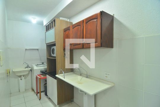 Cozinha de apartamento à venda com 1 quarto, 42m² em São Luis, Canoas