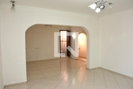 Sala dois ambientes de casa à venda com 6 quartos, 300m² em Cupecê, São Paulo