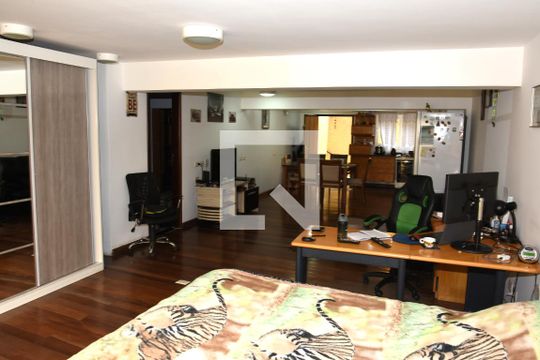 Loft de casa à venda com 6 quartos, 300m² em Cupecê, São Paulo