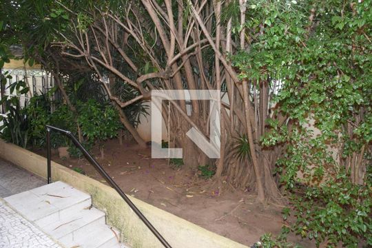 Quintal de casa à venda com 6 quartos, 300m² em Cupecê, São Paulo