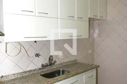 Cozinha de casa à venda com 6 quartos, 300m² em Cupecê, São Paulo