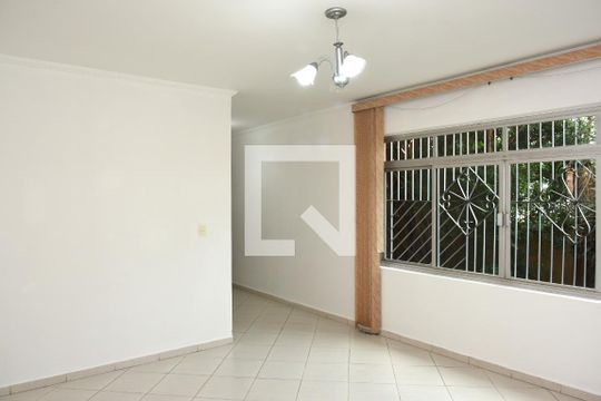 Sala dois ambientes de casa à venda com 6 quartos, 300m² em Cupecê, São Paulo