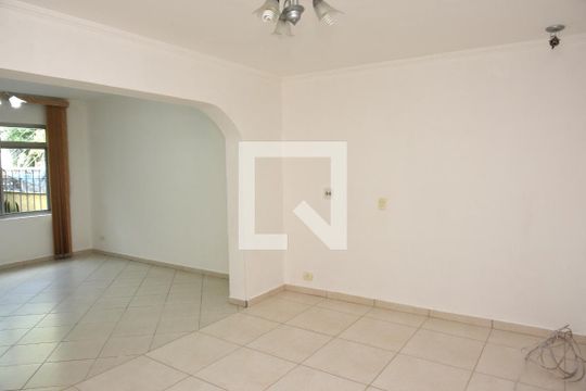 Sala dois ambientes de casa à venda com 6 quartos, 300m² em Cupecê, São Paulo