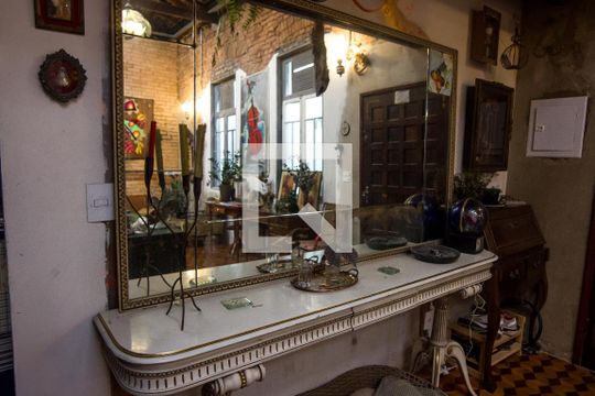Sala de casa para alugar com 2 quartos, 189m² em Bela Vista, São Paulo