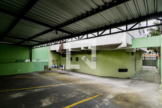 Garagem  de apartamento para alugar com 2 quartos, 60m² em Parque Continental Ii, Guarulhos