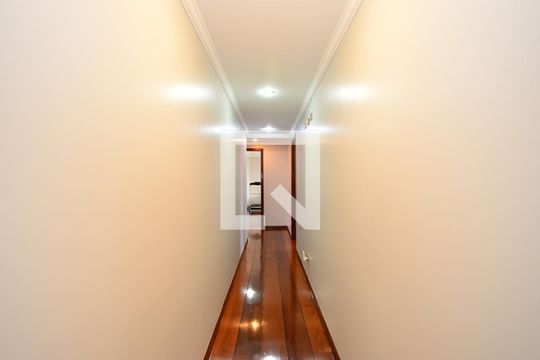 Corredor de apartamento à venda com 4 quartos, 214m² em Mirandópolis, São Paulo