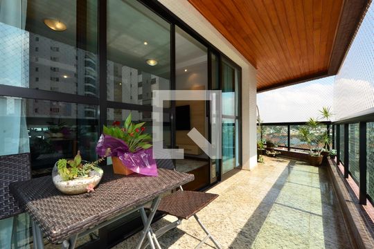 Varanda de apartamento à venda com 4 quartos, 214m² em Mirandópolis, São Paulo